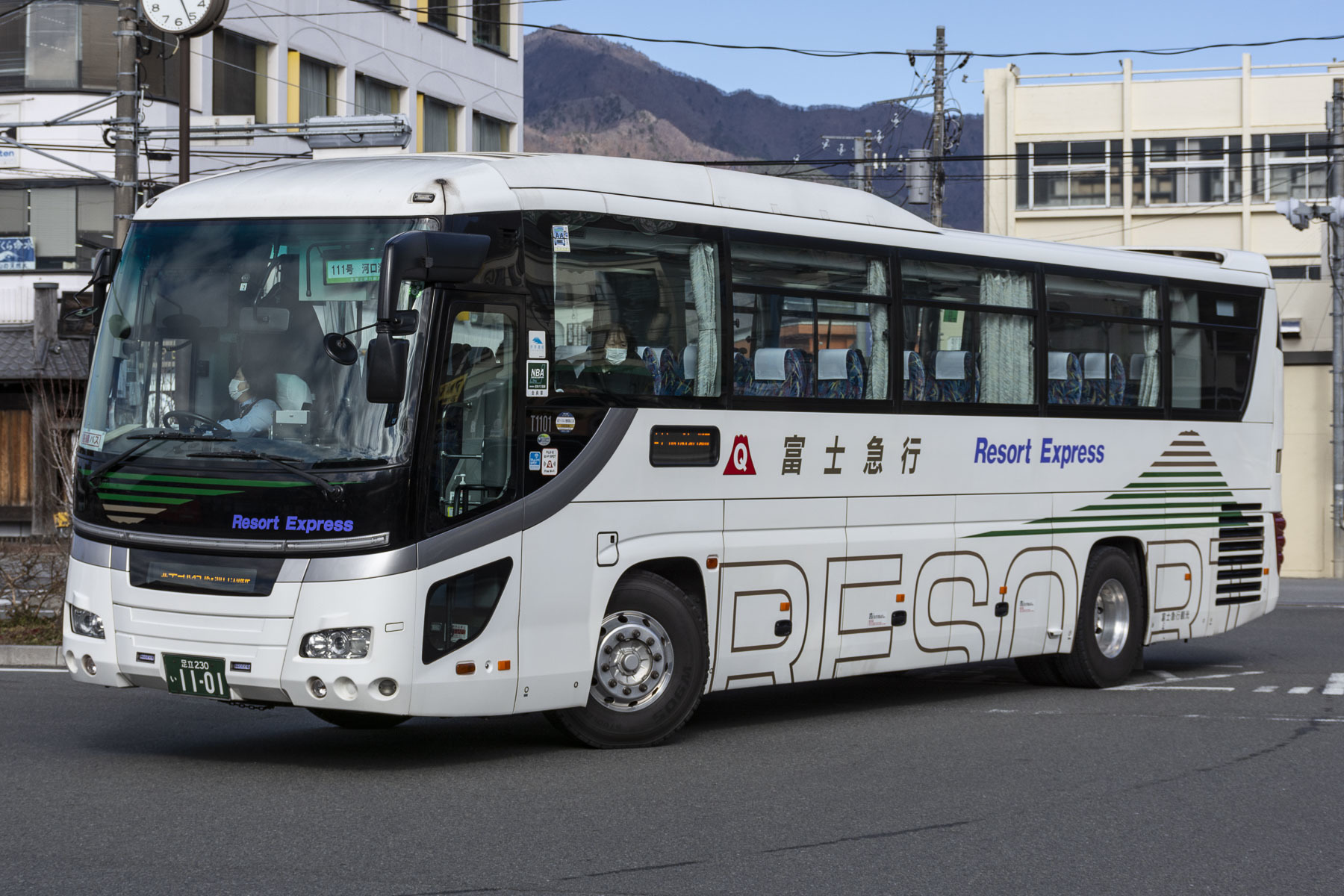 富士急バス / Re:ゼロから始める富士急ハイランド生活ラッピングバス_d0226909_23340982.jpg