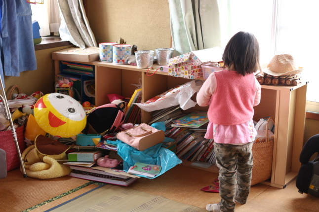 ３歳の子どももこんまりメソッドでおもちゃの片づけ キラキラのある日々