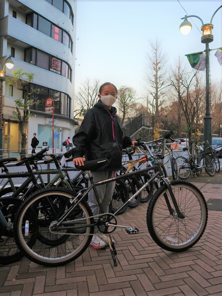 1月4日 渋谷 原宿 の自転車屋 FLAME bike前です_e0188759_19322631.jpg