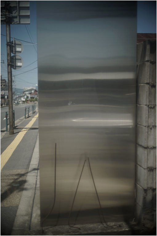 2209 超限戦(2020年5月28日スピードパンクロ40mmF2が奈良町の裏道伝いに)もう開戦?_b0226423_14501532.jpg
