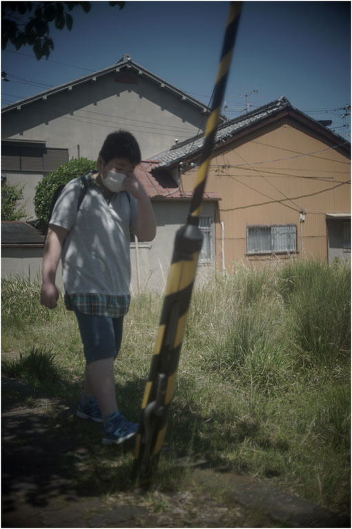 2209 超限戦(2020年5月28日スピードパンクロ40mmF2が奈良町の裏道伝いに)もう開戦?_b0226423_14512056.jpg