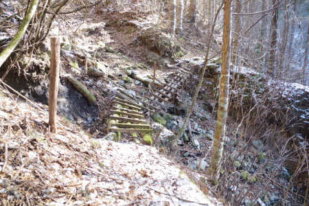 東山道 網掛峠を越え・・・。_f0114346_07305496.jpg
