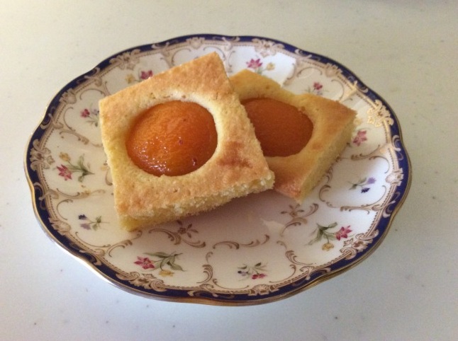 好きな本 「私がつくったおかしをどうぞ」_d0348118_10242591.jpeg