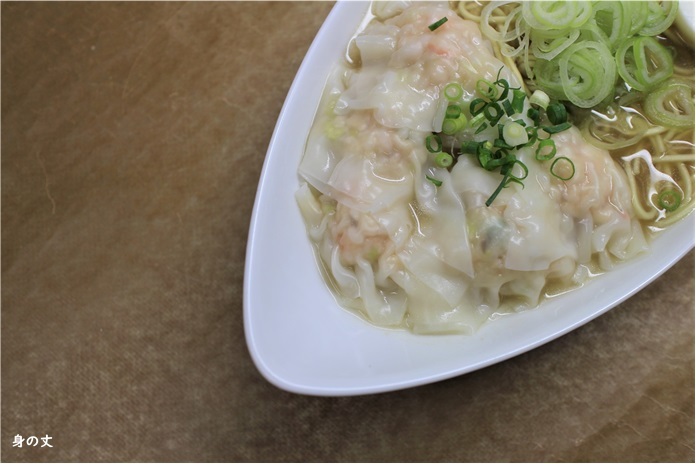 ぽかぽか『海老ワンタン麺』_e0343145_23152543.jpg
