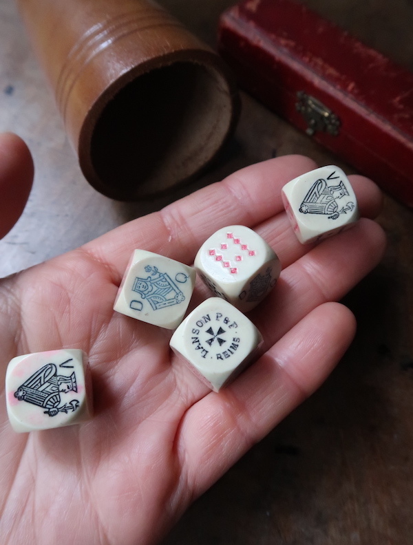 Porker Dice : 満月アンティーク