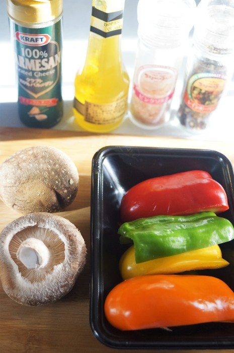 ■やまっこモニター料理【②肉厚しいたけ「やまっこ」と 　カラフル野菜のスキレット焼き】_b0033423_20061794.jpg