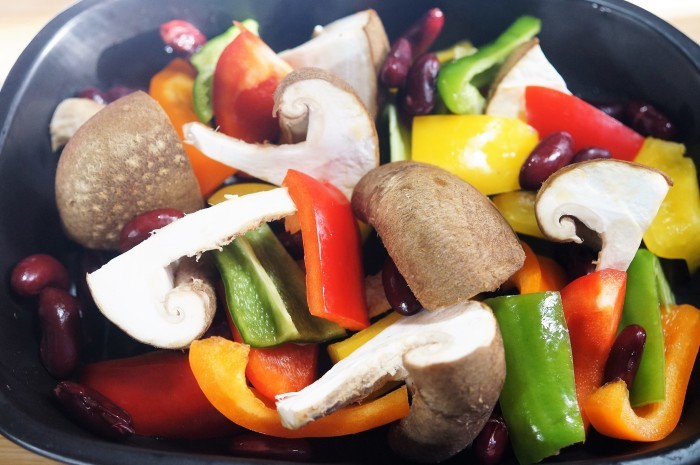 ■やまっこモニター料理【②肉厚しいたけ「やまっこ」と 　カラフル野菜のスキレット焼き】_b0033423_20171050.jpg