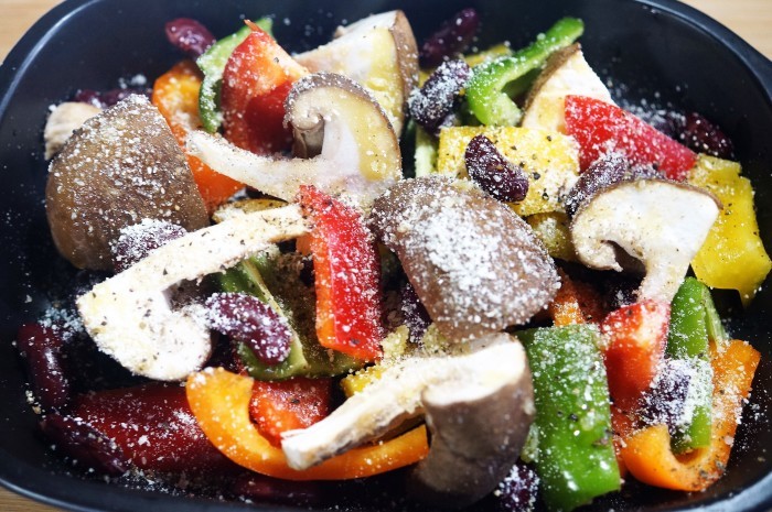 ■やまっこモニター料理【②肉厚しいたけ「やまっこ」と 　カラフル野菜のスキレット焼き】_b0033423_20201449.jpg