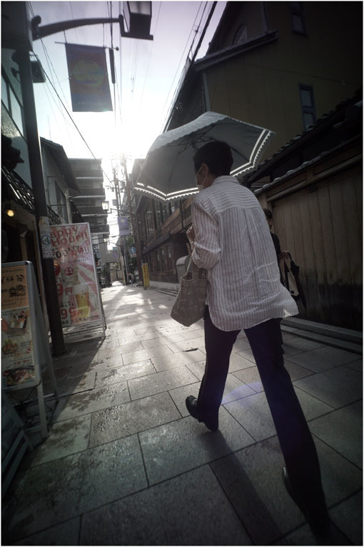 875.02 生き生きと(2020年5月30日ホロゴン15mmF8は勝手知ったる奈良町をのびのび散歩)2 心に音楽を_c0168172_00532037.jpg