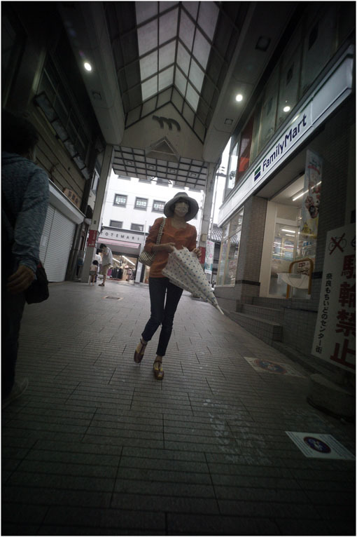 875.02 生き生きと(2020年5月30日ホロゴン15mmF8は勝手知ったる奈良町をのびのび散歩)2 心に音楽を_c0168172_01065599.jpg