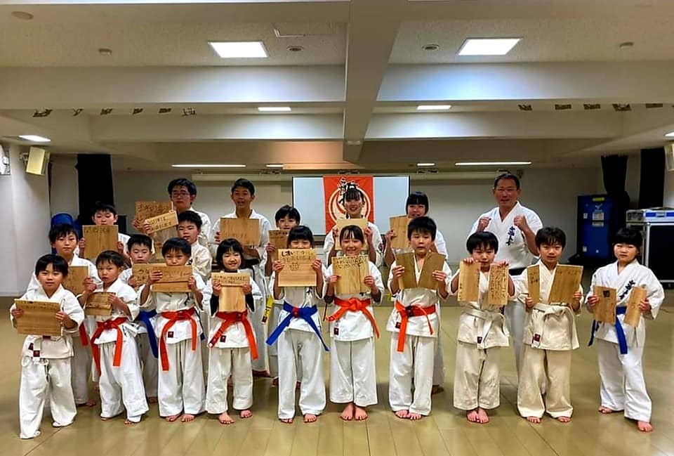 武漢ウィルスになんぞ負けるな!! 頑張ろう武士道の国日本!_c0186691_14442443.jpg