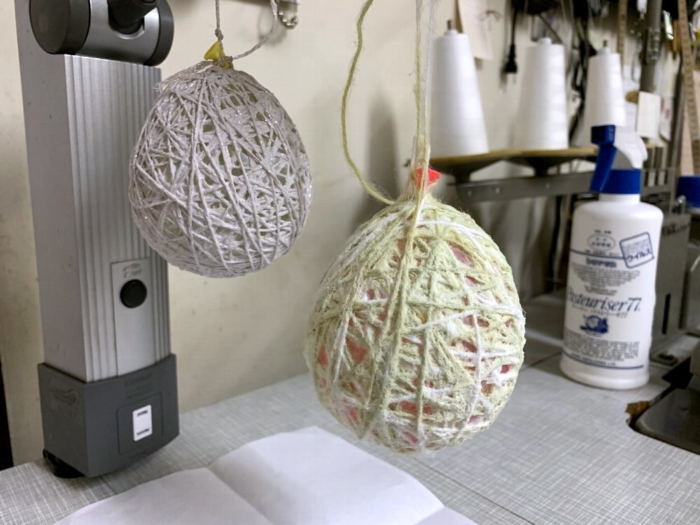 風船に毛糸や糸を巻き巻き ストリングボール作りのコツ ガジャのねーさんの 空をみあげて Hazle Cucu 風船に毛糸や糸を巻き巻き ストリングボール作りのコツ ガジャのねーさんの 空をみあげて Hazle Cucu