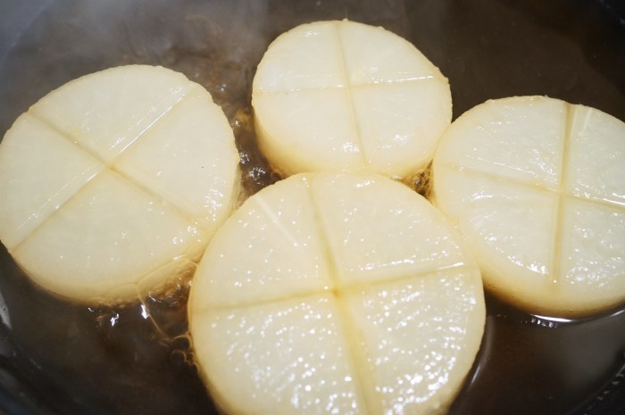 ■やまっこモニター料理【④肉厚しいたけ「やまっこ天こ盛り」+ 　そぼろ入りで　ボリューミーな　餡かけふろふき大根】です♪_b0033423_22002036.jpg