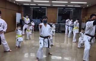 木曜空手　前田教室　手稲教室　初稽古！_c0118332_20434796.jpg