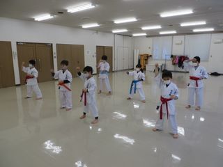 木曜空手　前田教室　手稲教室　初稽古！_c0118332_20435602.jpg