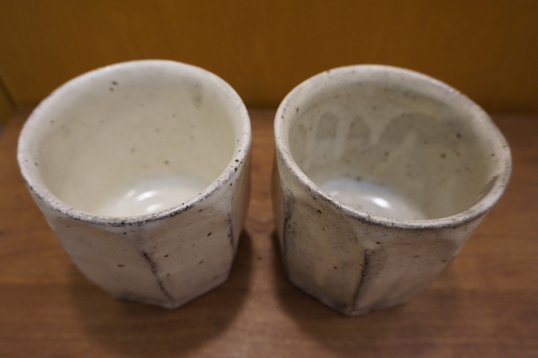 坪井俊憲さんの粉引きカップ、湯のみ、なます皿、飯茶碗_b0132442_17445618.jpeg