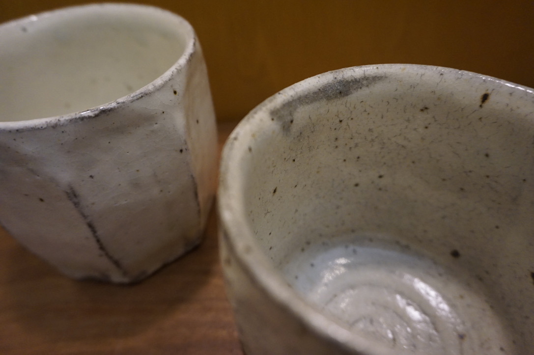 坪井俊憲さんの粉引きカップ、湯のみ、なます皿、飯茶碗_b0132442_17450627.jpeg