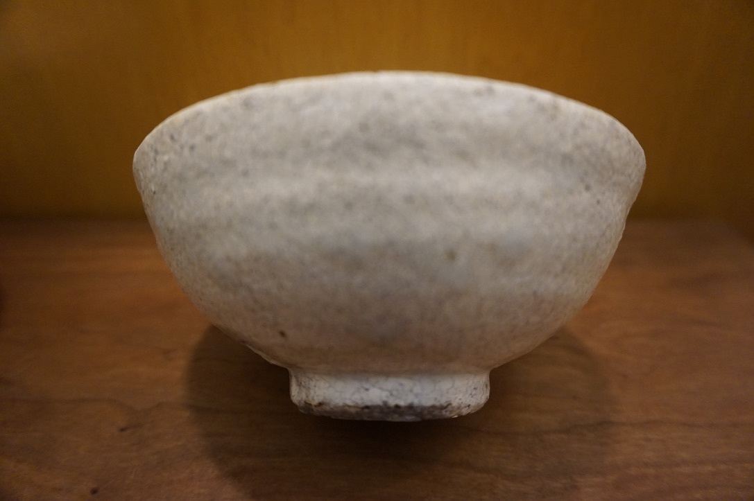 坪井俊憲さんの粉引きカップ、湯のみ、なます皿、飯茶碗_b0132442_18002516.jpeg