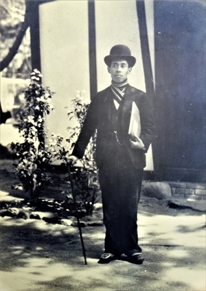 小出楢重『枯木のある風景』阪神電車の電線にとまっている物体は