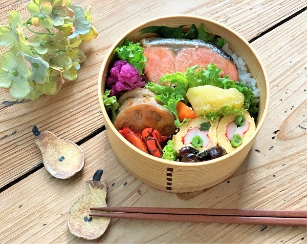りんごジャムとアップルパイを作りました♪ と お弁当_d0249193_10022213.jpg