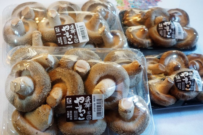 ■やまっこモニター料理【⑤ええっ！！「やまっこ」が　甘酒ミルクに入っちゃったの？】 はい！食べる甘酒で簡単５分です♪_b0033423_21113248.jpg