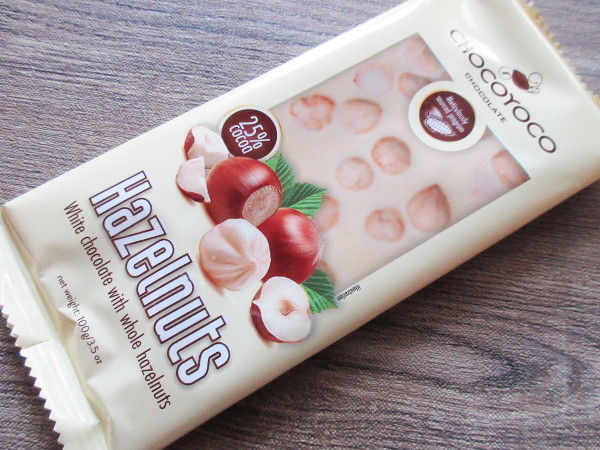 【ラ・ムー】CHOCOYOCO White Chocolate with Whole Hazelnuts_c0152767_12461476.jpg