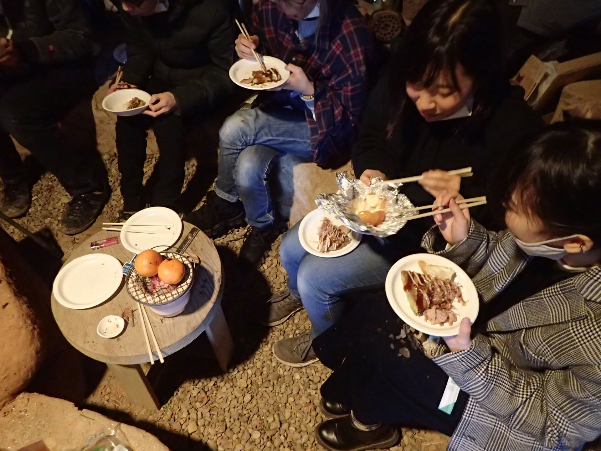 穴・階段作業とゲリラ新年会_e0156224_17200830.jpg