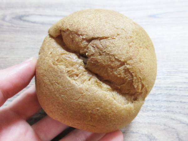 【シャトレーゼ】焦がしバターキャラメルダブルシュークリーム_c0152767_18373064.jpg
