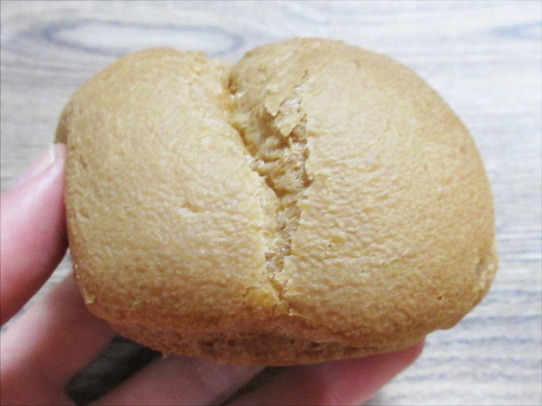 【シャトレーゼ】焦がしバターキャラメルダブルシュークリーム_c0152767_18384958.jpg