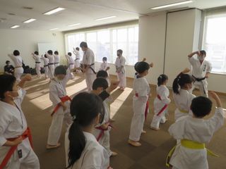 日曜空手　屯田教室　新琴似・新川教室　初稽古で新しい仲間！_c0118332_13293019.jpg