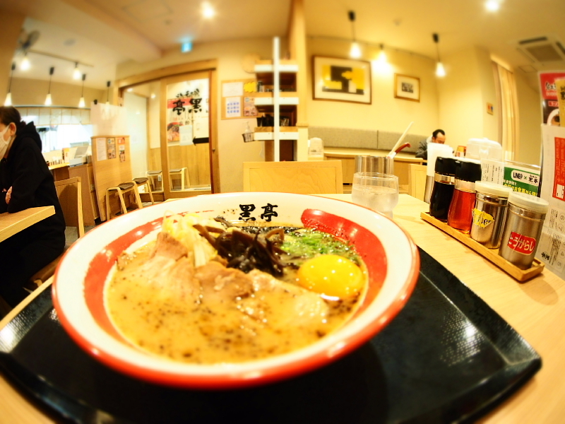 【ちびたまラーメン】熊本ラーメン「黒亭 下通店」 ~洗練され過ぎ?_b0008655_20450086.jpg