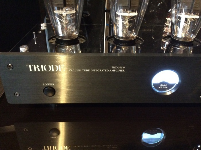TRIODE（トライオード）の真空管プリメインアンプ TRZ-300W のことです