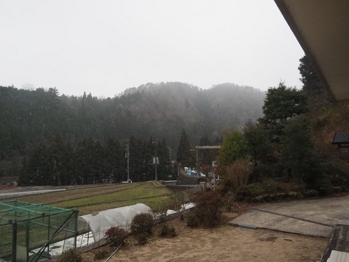 雪がチラつき_c0116915_23332010.jpg