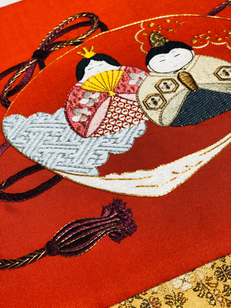 ●くみ●新品おひなさま●　桜づくし刺繍飾り　琵琶と琴のお道具付 刺しゅうキット 『クロスステッチ 暮らしが華やぐ季節のたのしみ