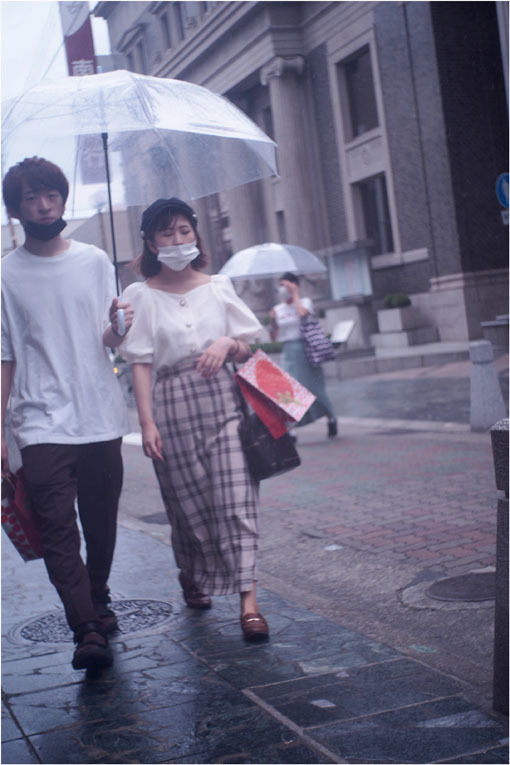 2212 当時はまだ(2020年6月10日バルター25mmF2.3に奈良町チラッと微笑み)みんな安らかだった_b0226423_21101178.jpg