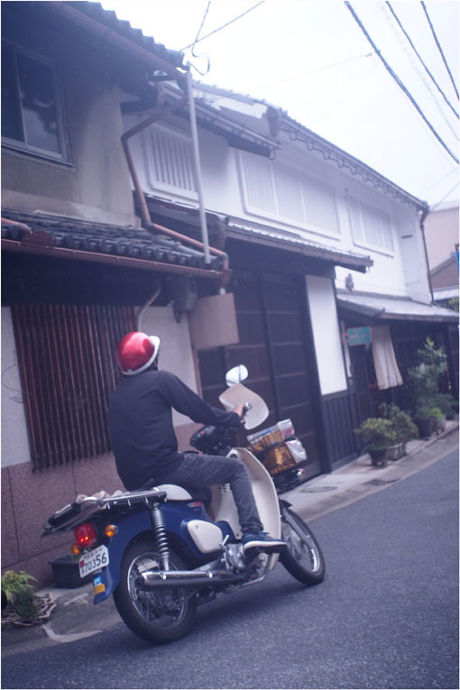 2212 当時はまだ(2020年6月10日バルター25mmF2.3に奈良町チラッと微笑み)みんな安らかだった_b0226423_21123913.jpg
