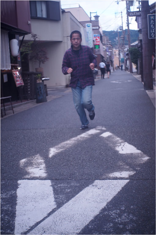 2212 当時はまだ(2020年6月10日バルター25mmF2.3に奈良町チラッと微笑み)みんな安らかだった_b0226423_21240585.jpg