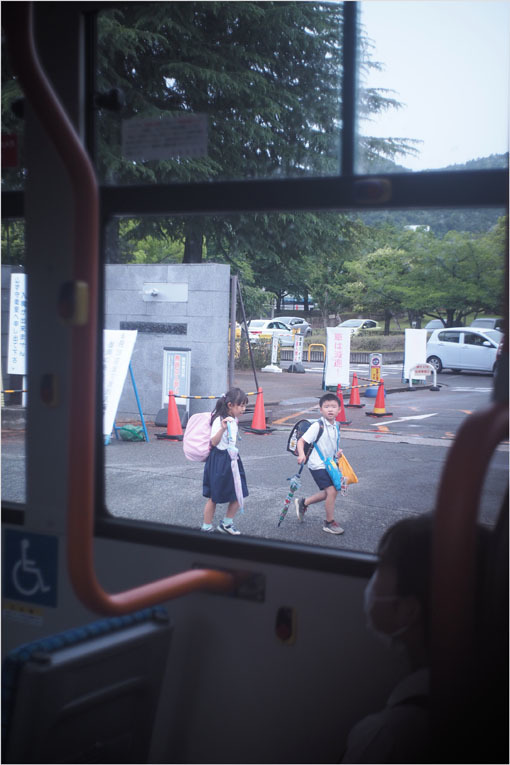 2212 当時はまだ(2020年6月10日バルター25mmF2.3に奈良町チラッと微笑み)みんな安らかだった_b0226423_21344693.jpg