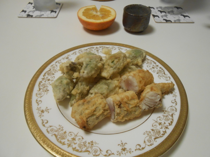 風呂上りに餃子を包む キザンの赤を飲む のび丸亭の 奥様ごはんですよ 日本ワインと日々の料理 風呂上りに餃子を包む キザンの赤を飲む のび丸亭の 奥様ごはんですよ 日本ワインと日々の料理