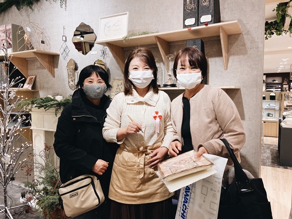11/25 クリスマスカードワークショップ☆阪急うめだ本店_b0165872_21165157.jpg