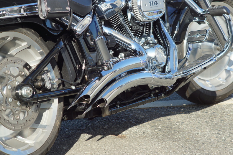 ファットボーイ マフラー交換 : custom factory noys blog