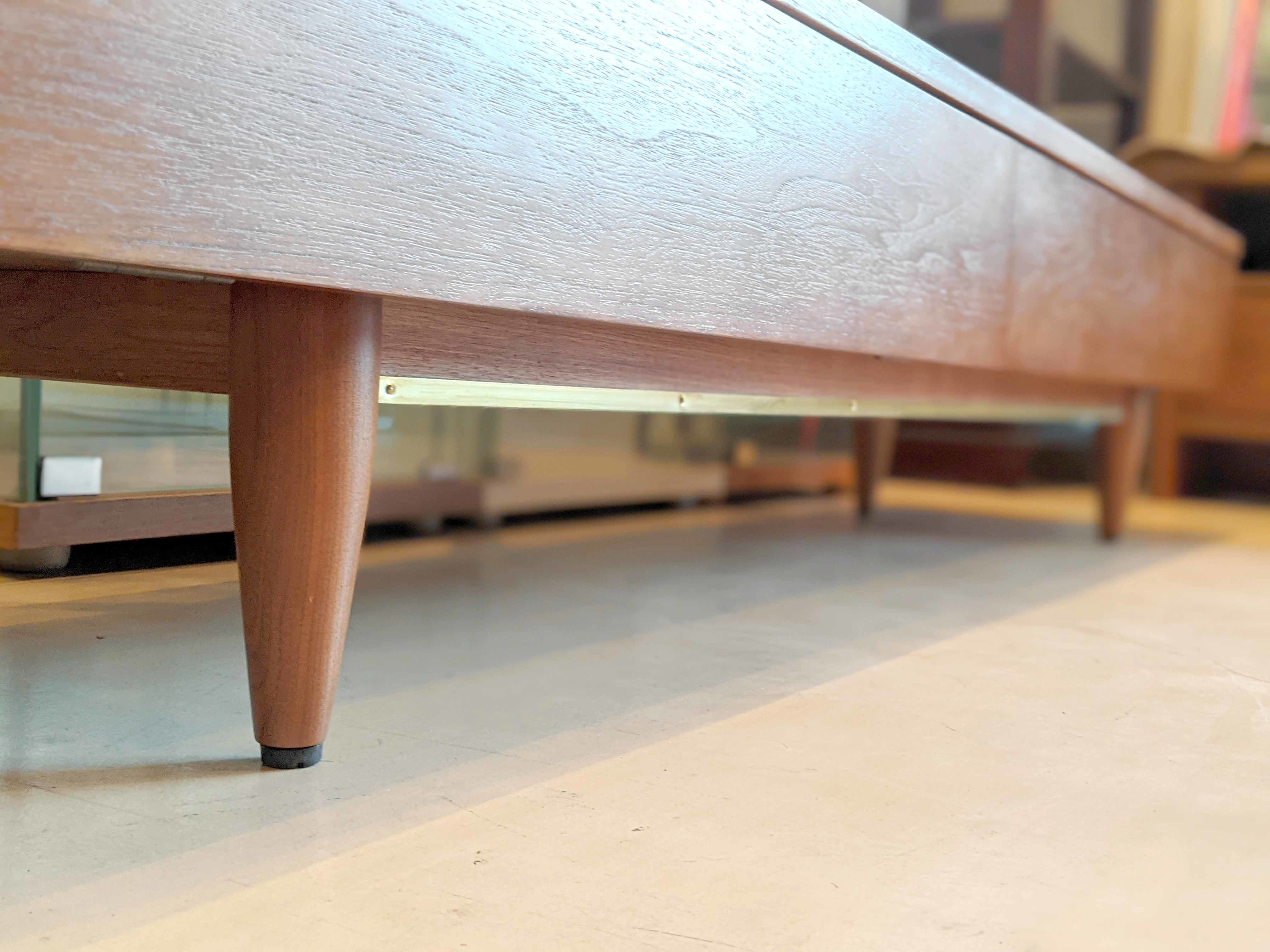 ACME Furniture】Trestles TV Board Low が入荷 | ReSale LOOPの ACME Furniture】Trestles TV Board Low が入荷 | ReSale LOOPの