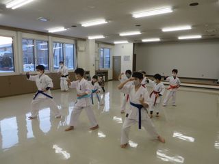 木曜空手　手稲教室　前田教室　新しい仲間！_c0118332_20584649.jpg