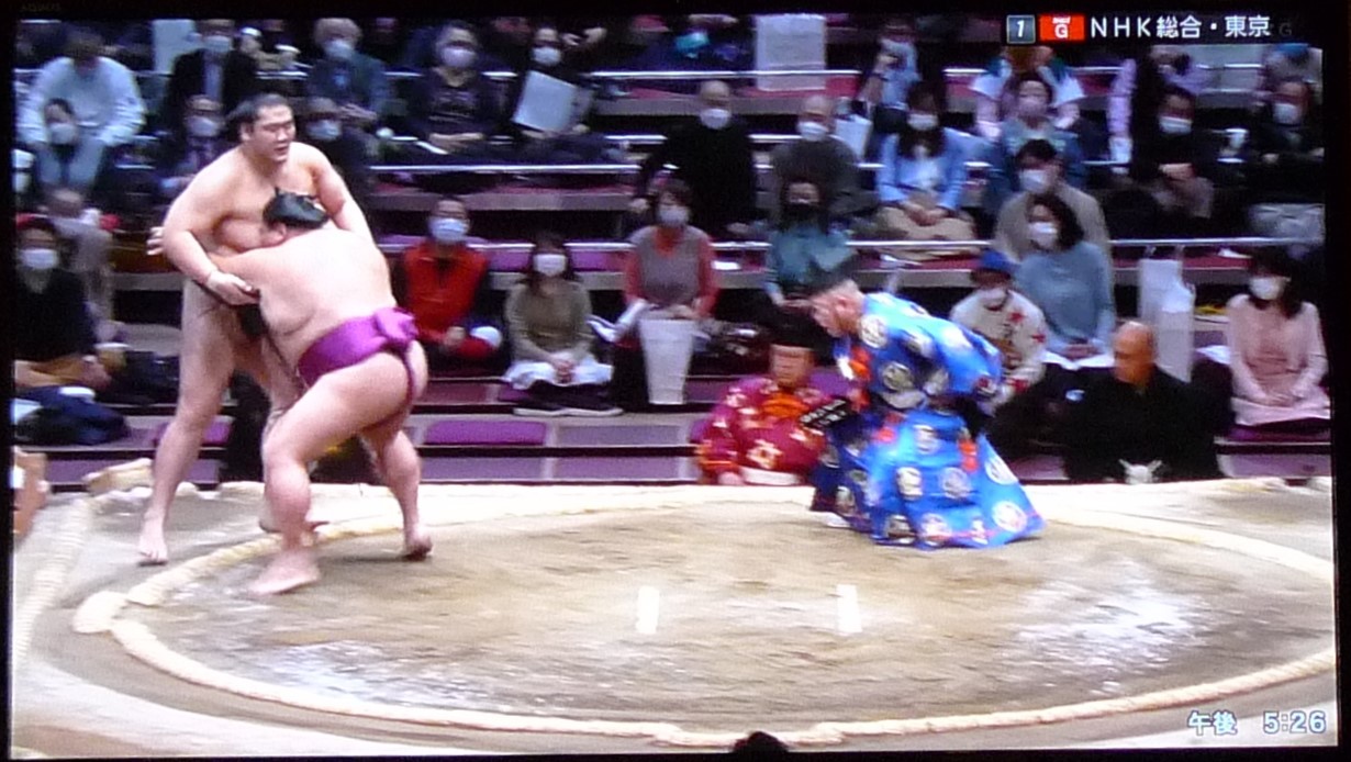 5 553 御嶽海勝ち星日記 初場所13日目 三百六十五連休 5 553 御嶽海勝ち星日記 初場所13日目 三百六十五連休
