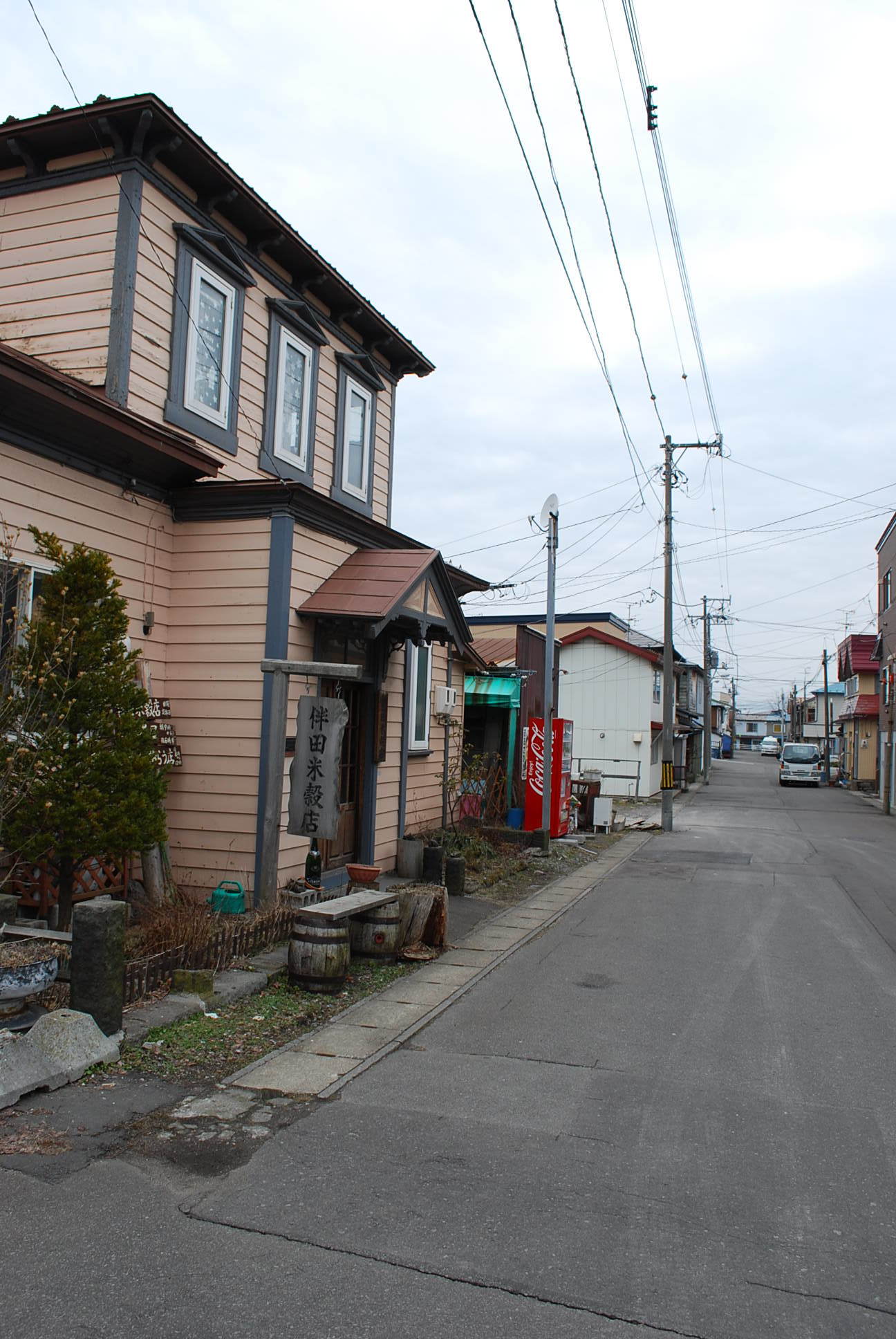 函館市弁天町の伴田米穀店(函館の建築再見2021)_f0142606_06460258.jpg