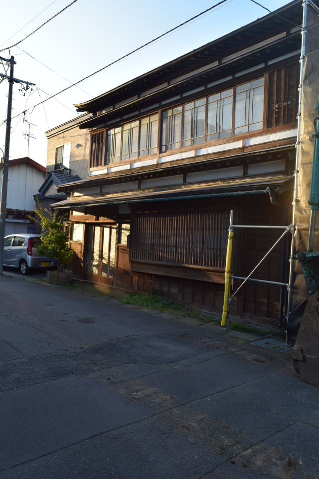 函館市弁天町の伴田米穀店(函館の建築再見2021)_f0142606_07592254.jpg