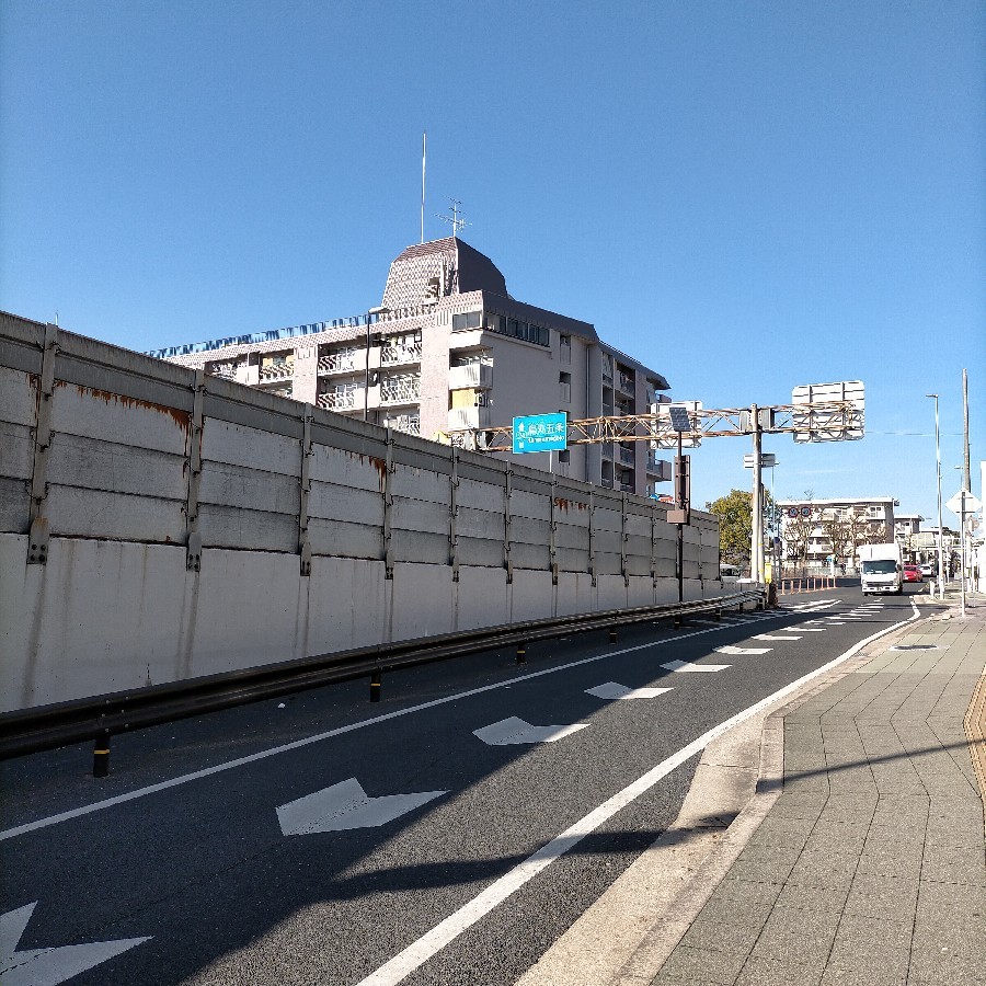 昔住んでいた京都伏見観月橋から桃山御陵前を歩く_a0334793_12502219.jpg