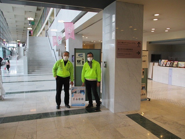 「延期」となった「富士市の未来を語るパネルディスカッション」来場者に備えロゼで待機_f0141310_07594513.jpg