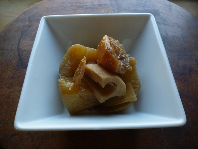 大根とレンコンの生姜煮_a0200624_22185994.jpg