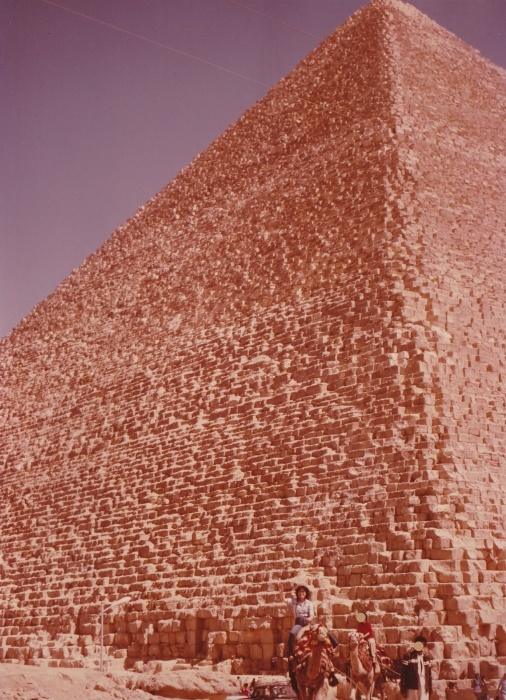 GIZA(ギザ) ピラミッド 1981年4月 エジプト(Egaypt) : す GIZA(ギザ) ピラミッド 1981年4月 エジプト(Egaypt) : す